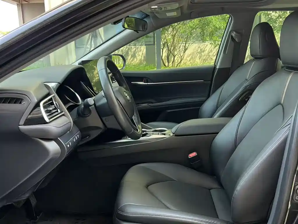 Camry 2.0 G Luxury
