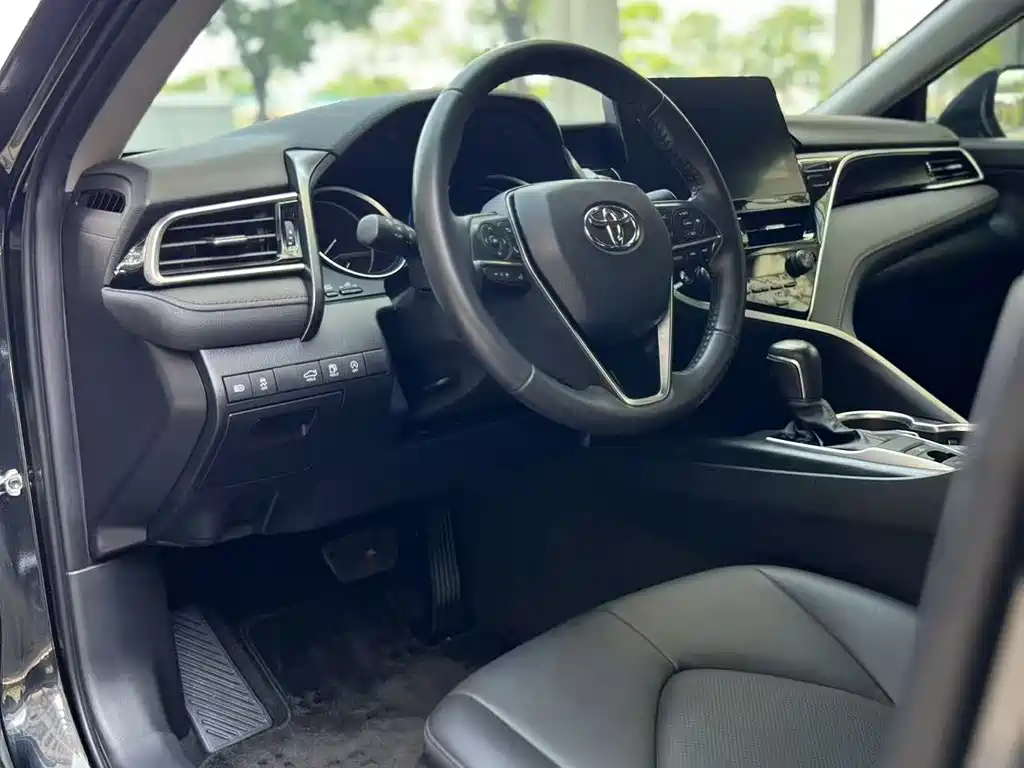 Camry 2.0 G Luxury
