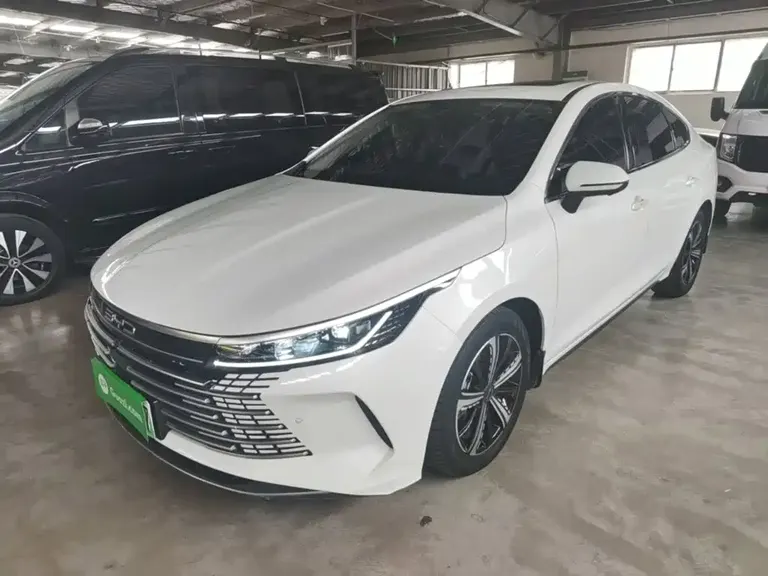 BYD Destroyer 05 DM-i 55 KM Distinguished