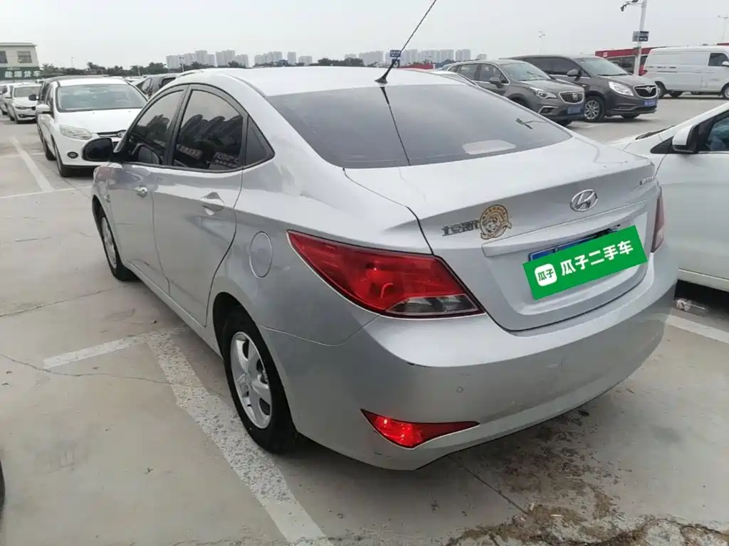 Accent 1.4 L Auto Intelligent GLS