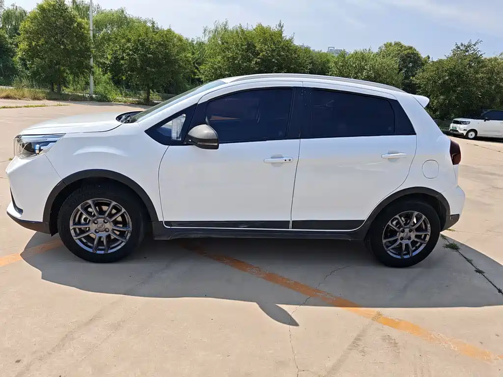 Vision X3 PRO 1.5 L CVT Distinguished