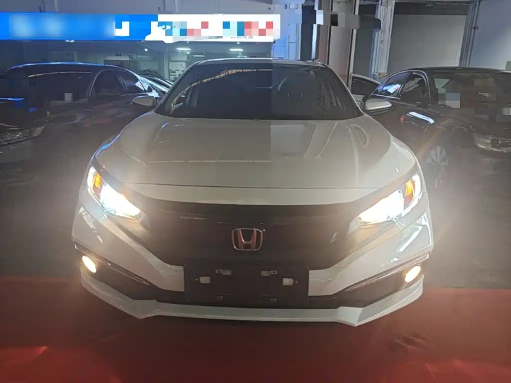 Civic 220 TURBO CVT Luxury