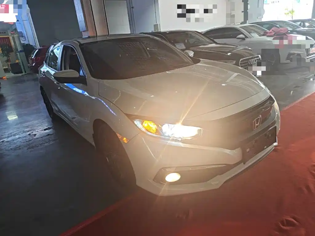 Civic 220 TURBO CVT Luxury