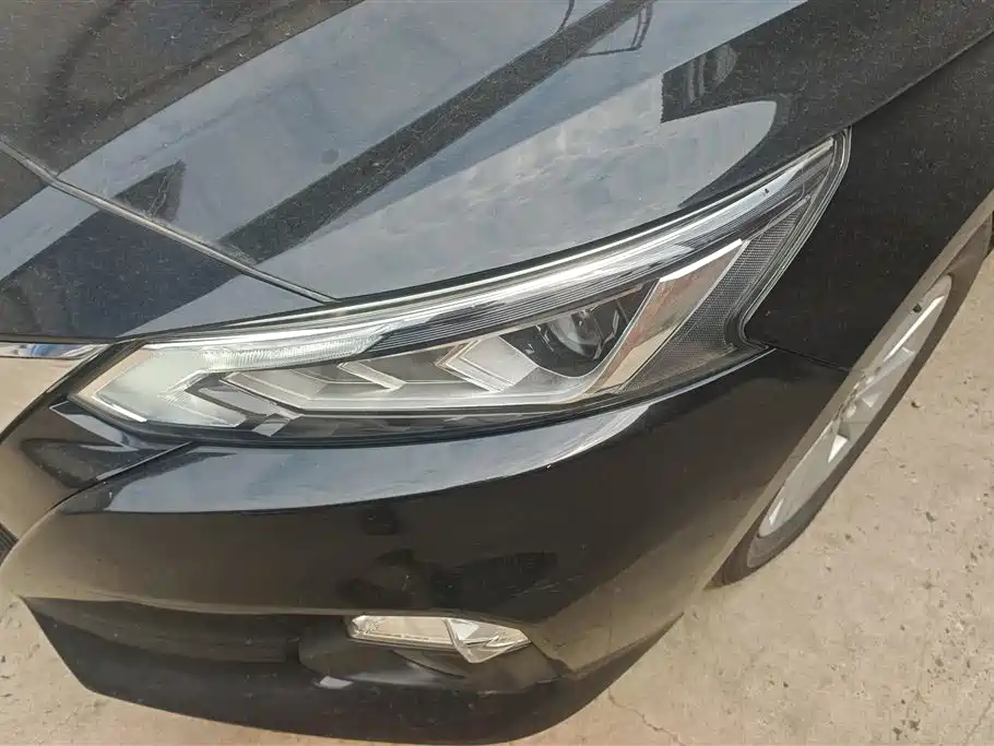Teana 2.0 L XL Comfort