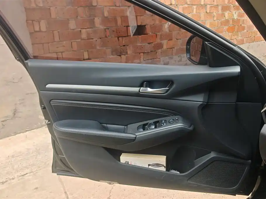Teana 2.0 L XL Comfort