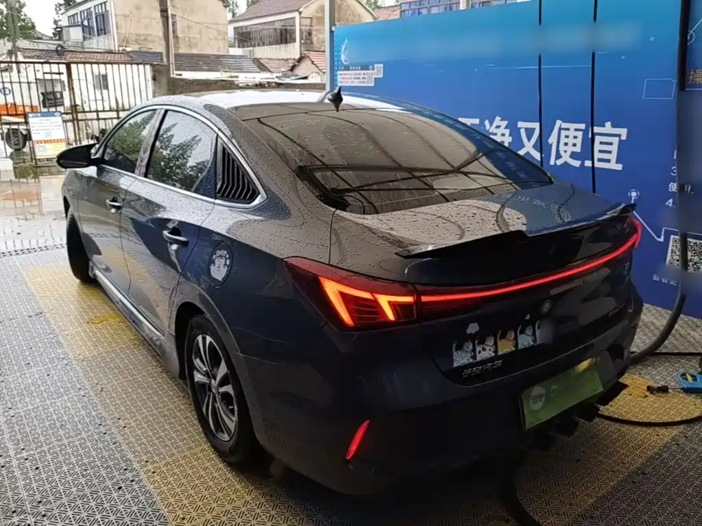 Eado Smooth Enjoyment PLUS Blue Whale NE 1.4 T GDI DCT Distinguished