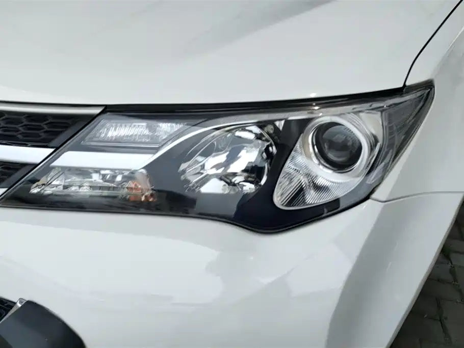 RAV4 2.0 L CVT 2 WD Urban