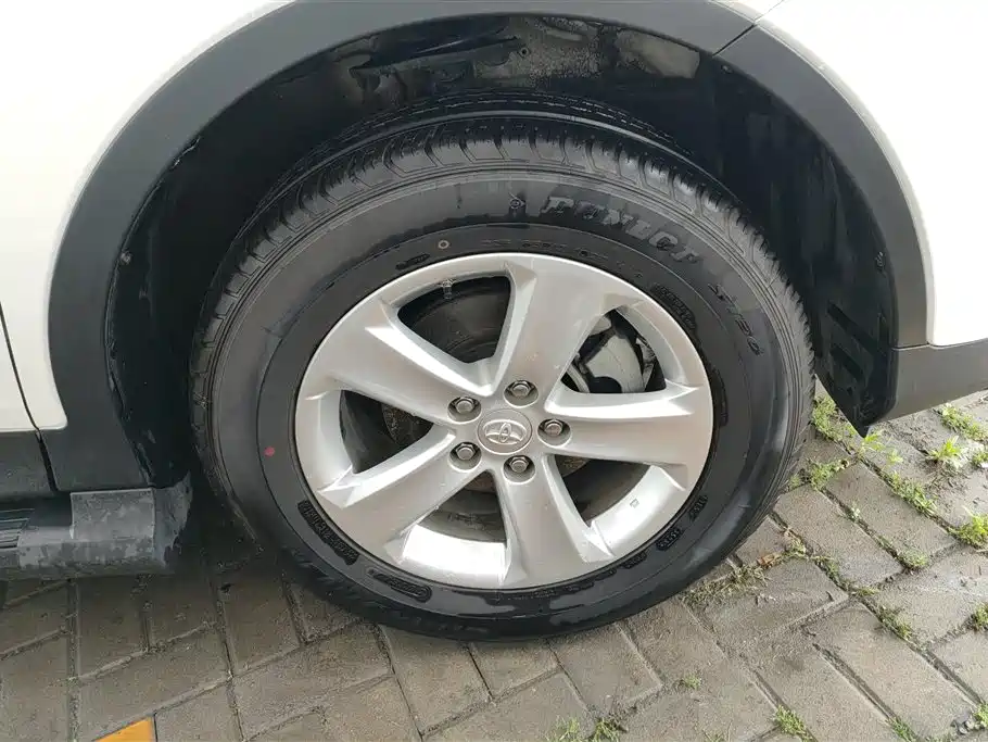 RAV4 2.0 L CVT 2 WD Urban