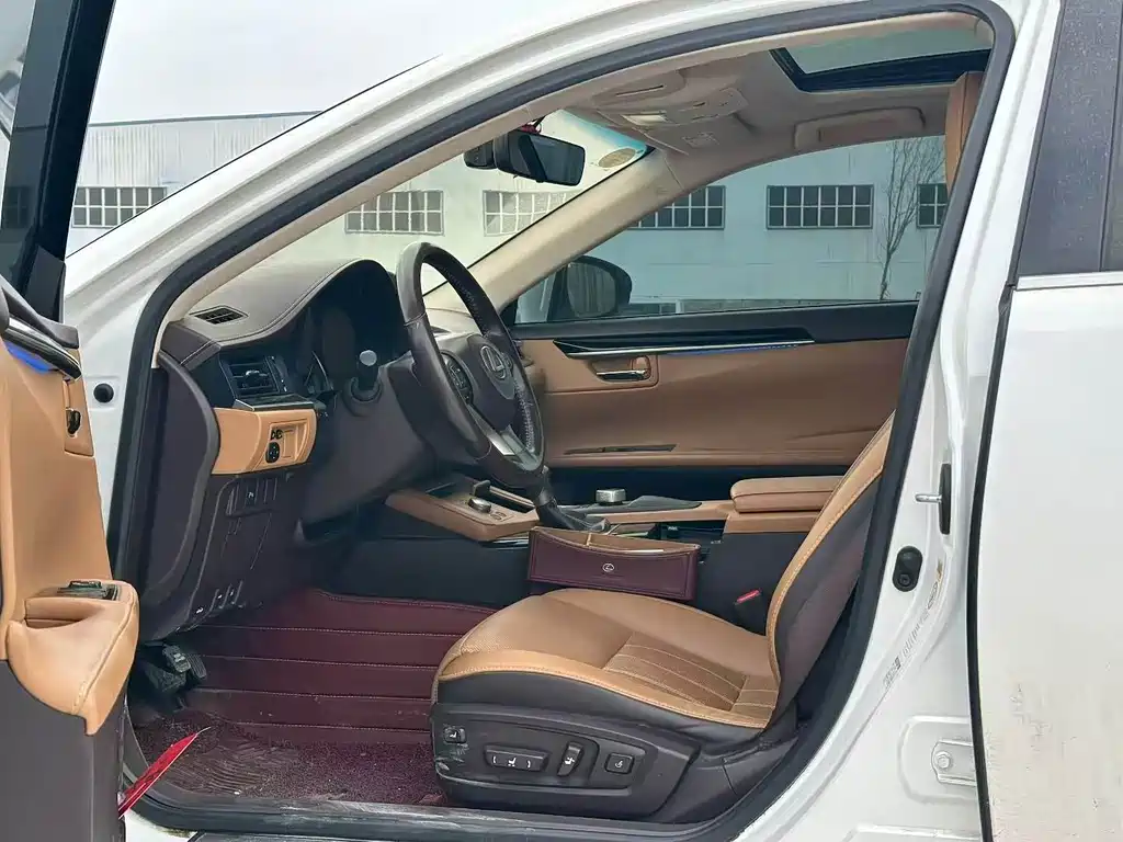 Lexus ES 200 Elite