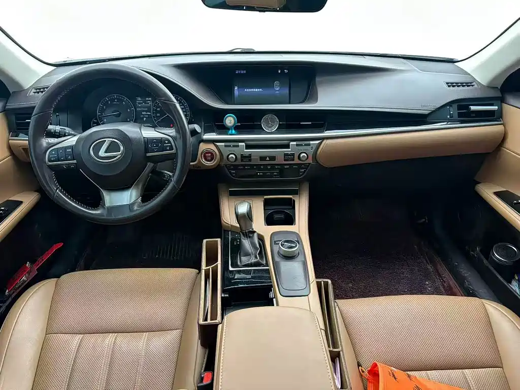 Lexus ES 200 Elite
