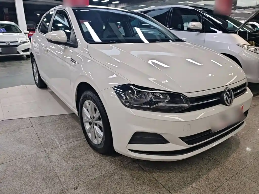 Polo Plus 1.5 L Auto Colorful Tech