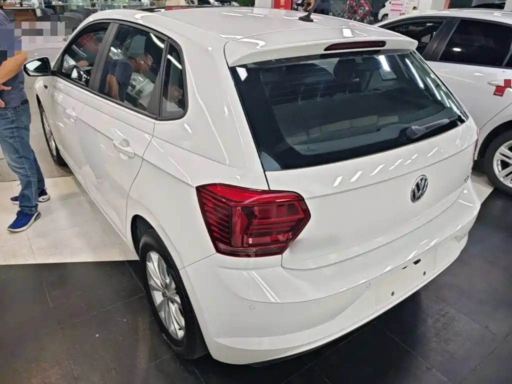 Polo Plus 1.5 L Auto Colorful Tech