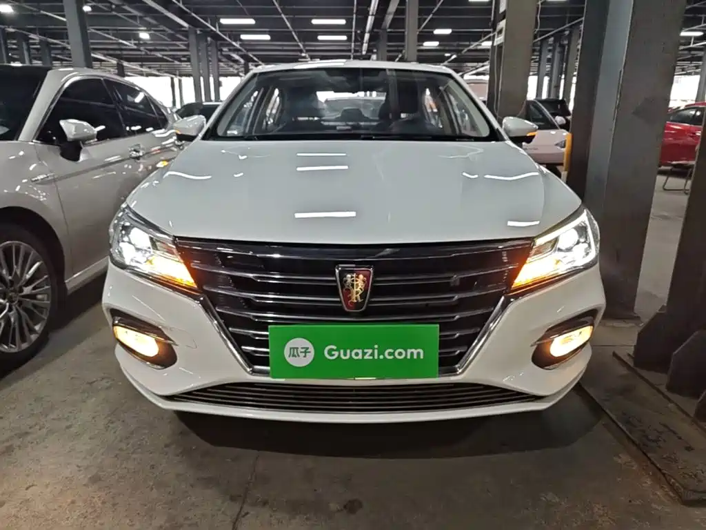 Roewe i5 1.5 L Auto 4 G Connected Leading Luxury Flagship