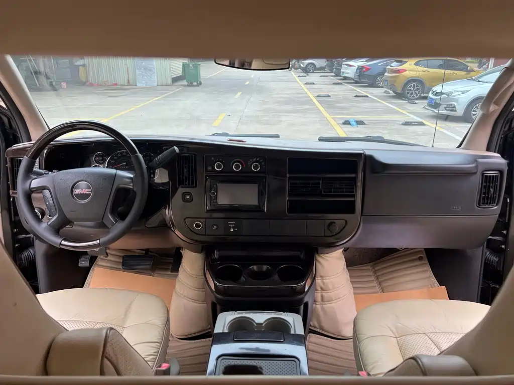 SAVANA 6.0 L Business Star 7-seat