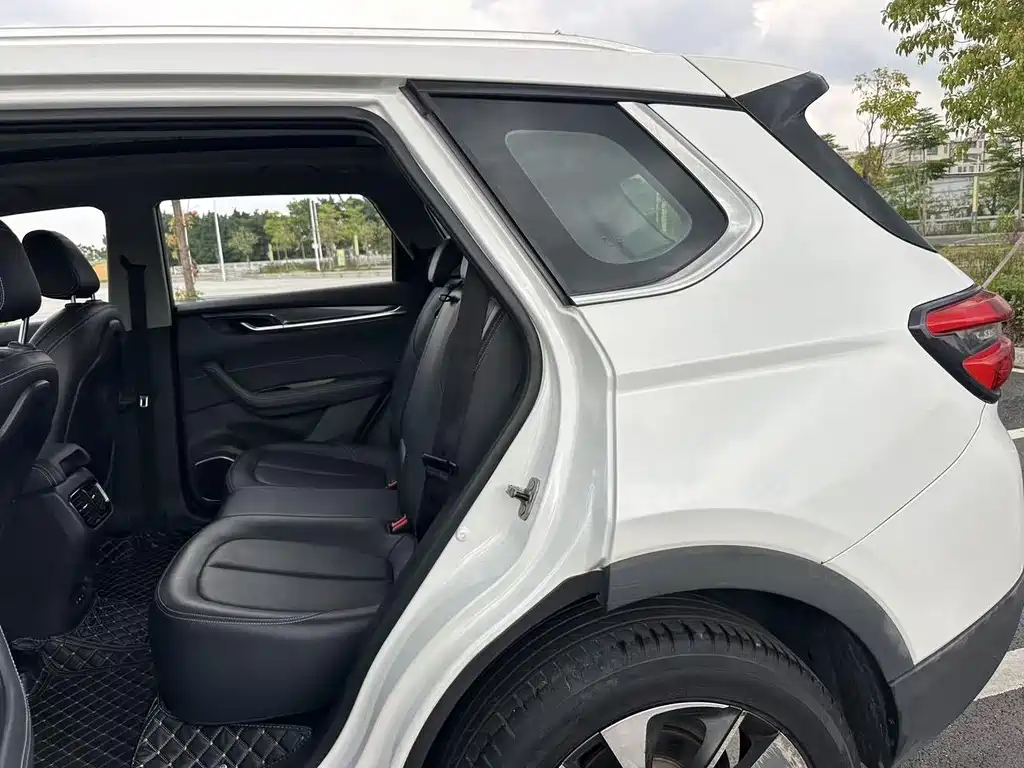 Brilliance V7 280 T DCT Luxury 5-seat
