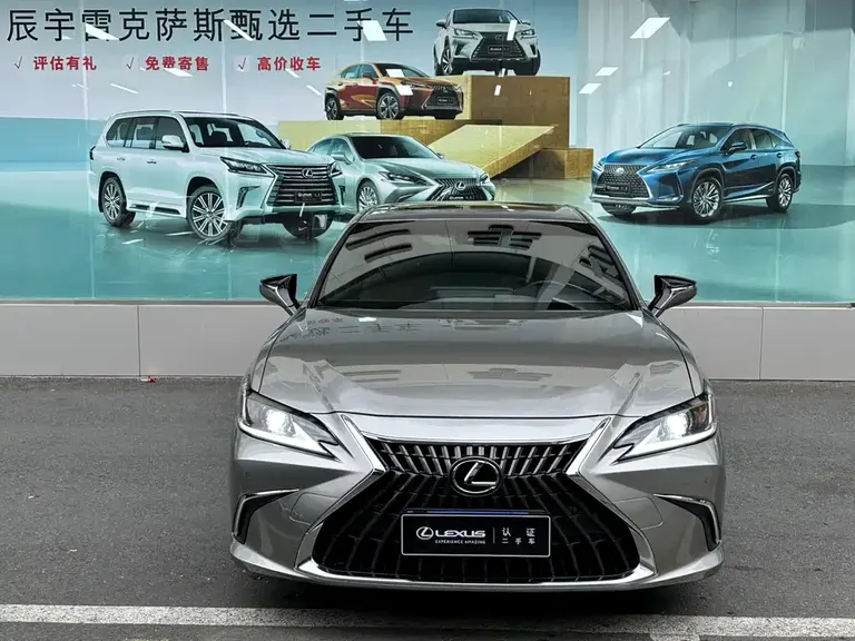 Lexus ES 200 Outstanding