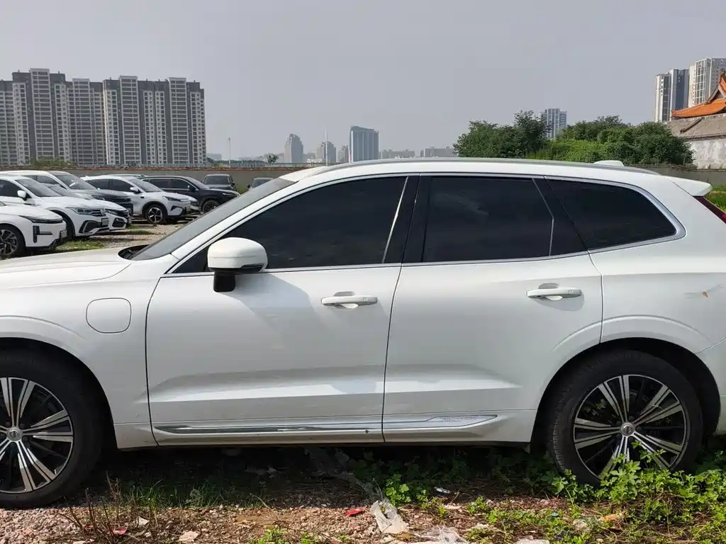 Volvo XC60 PHEV T8 PHEV Long Range 4 WD Smart Vision Luxury