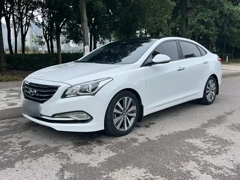 Hyundai Mistra 1.8 L Auto Distinguished DLX
