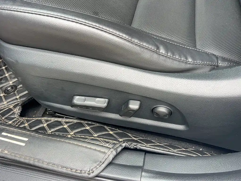 Mistra 1.8 L Auto Distinguished DLX