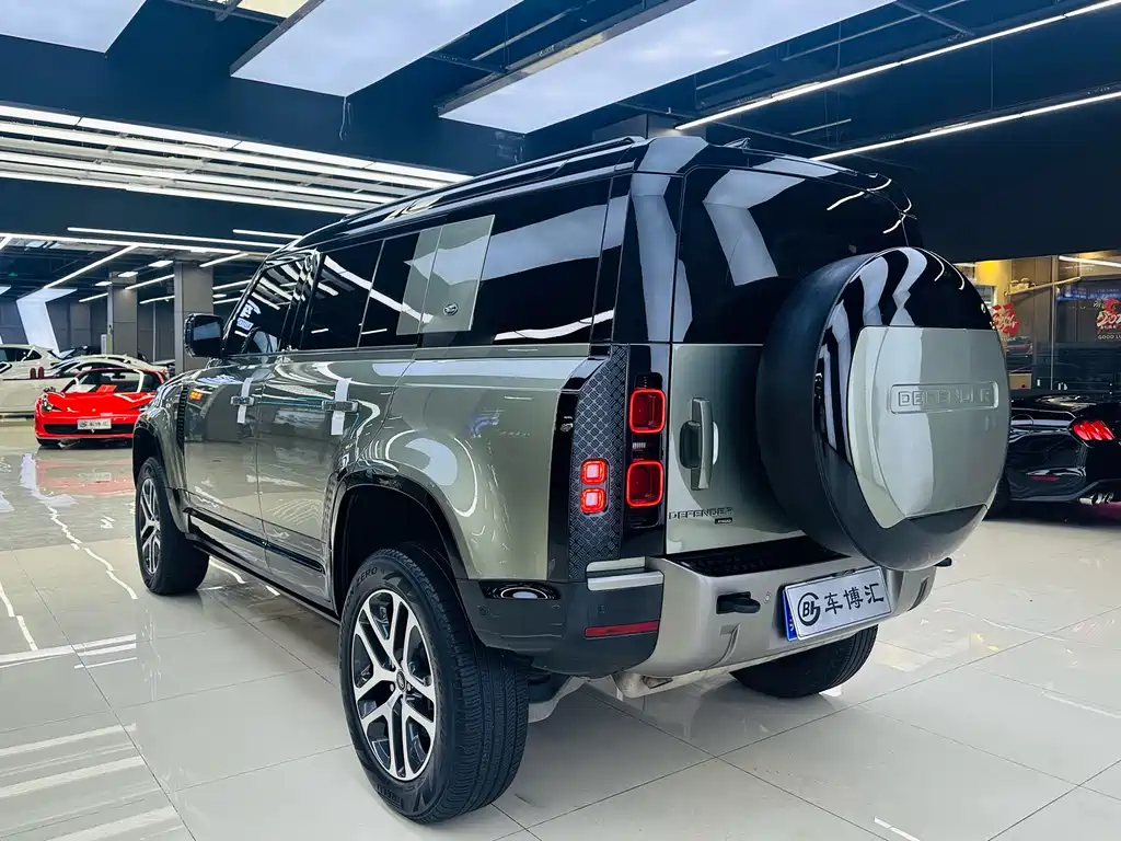 Land Rover Defender 110 3.0 T P400 X-DYNAMIC HSE
