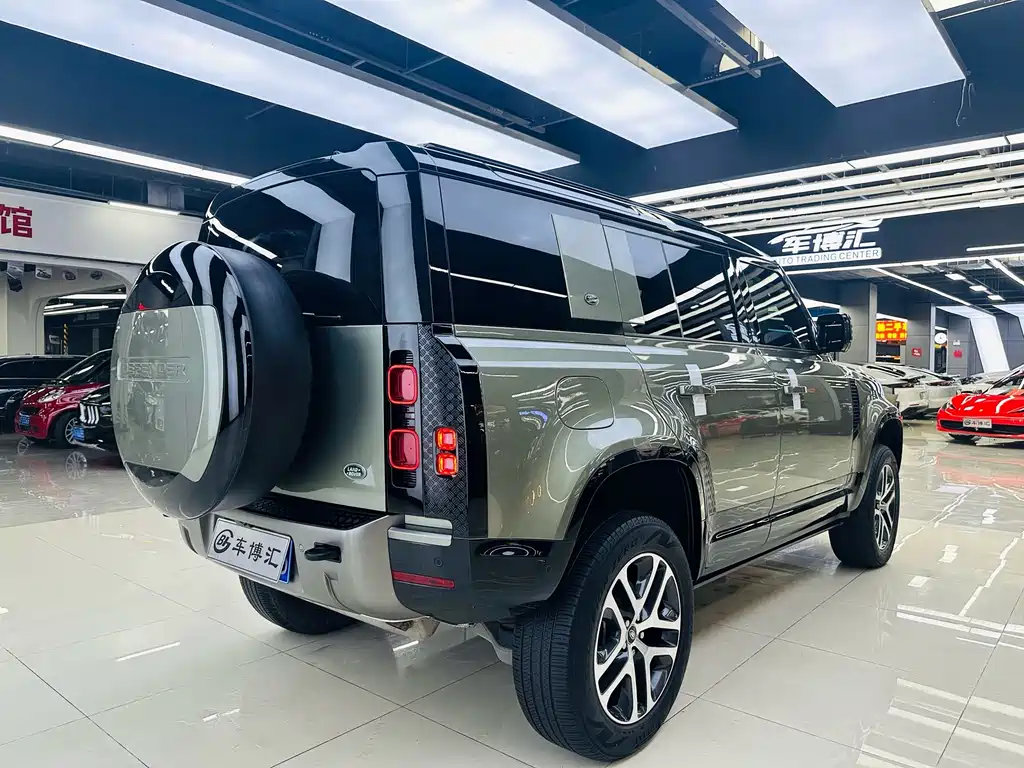 Land Rover Defender 110 3.0 T P400 X-DYNAMIC HSE