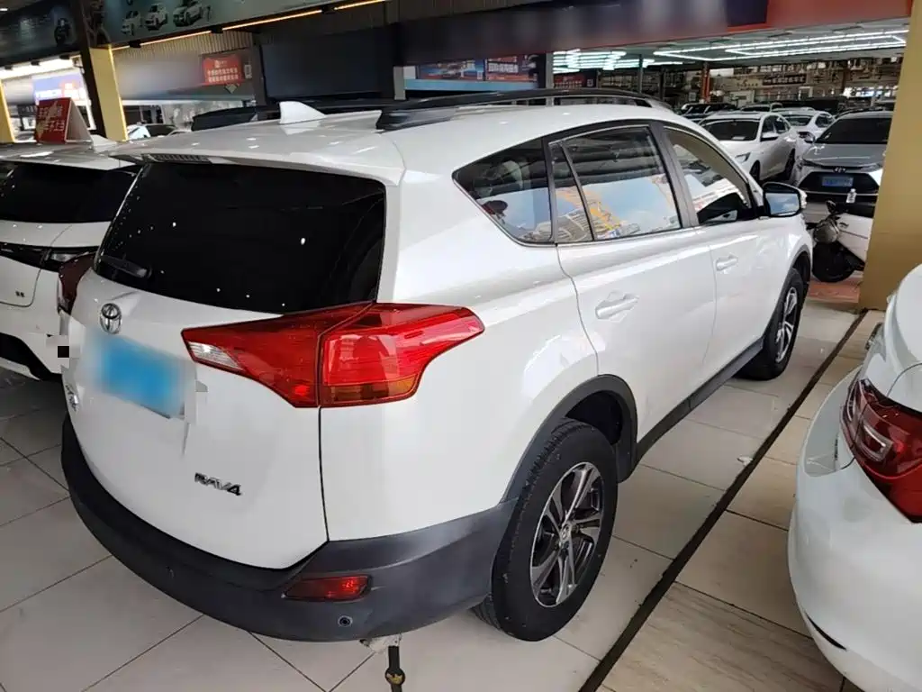 RAV4 2.0 L CVT 2 WD Style