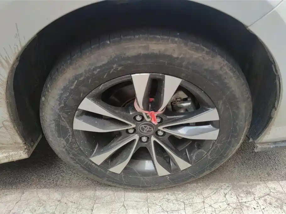 Granvia 2.5 L Hybrid Luxury