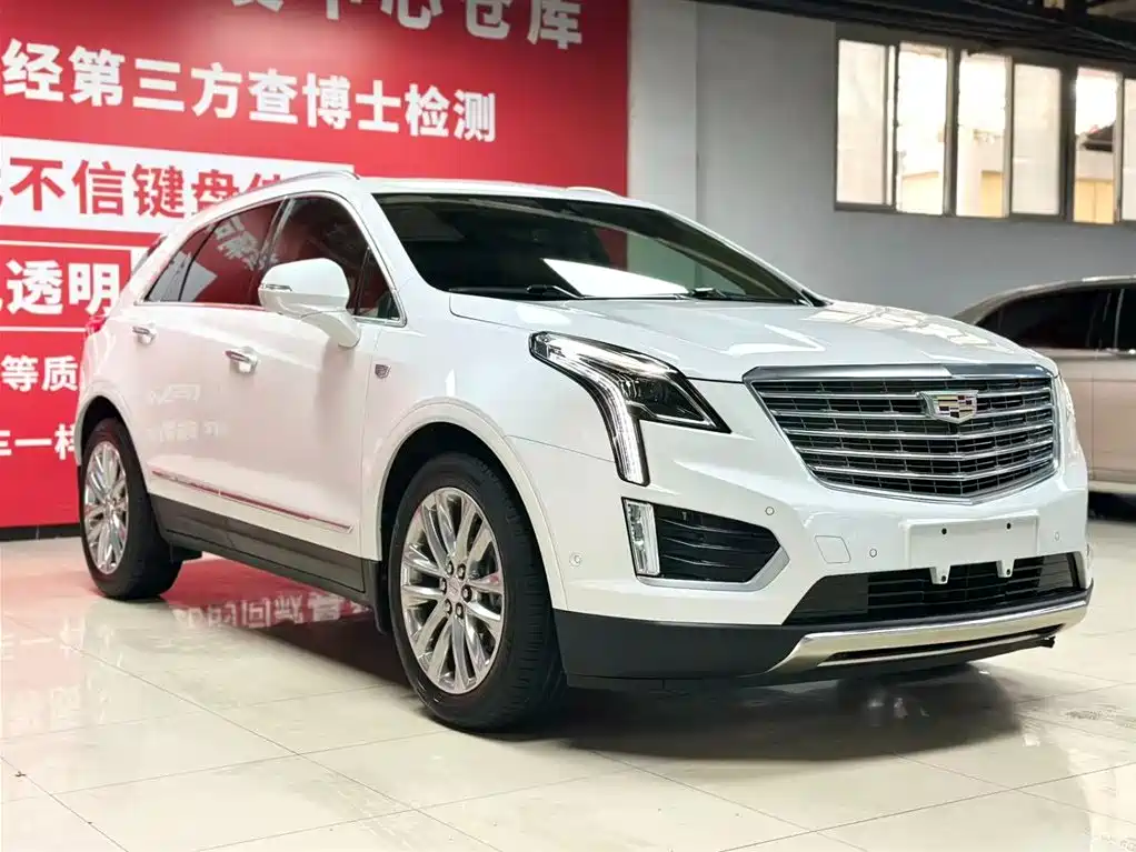 Cadillac XT5 28 E 4 WD Platinum