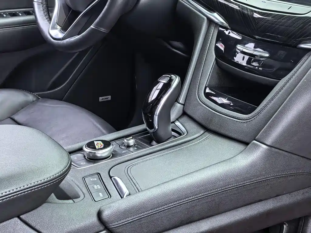 Cadillac XT6 2.0 T 7-seat 4 WD Luxury