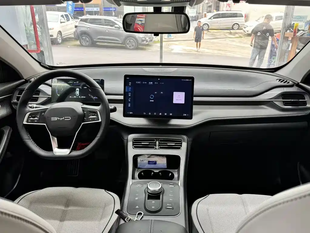 Destroyer 05 Glory DM-i 55 KM Luxury