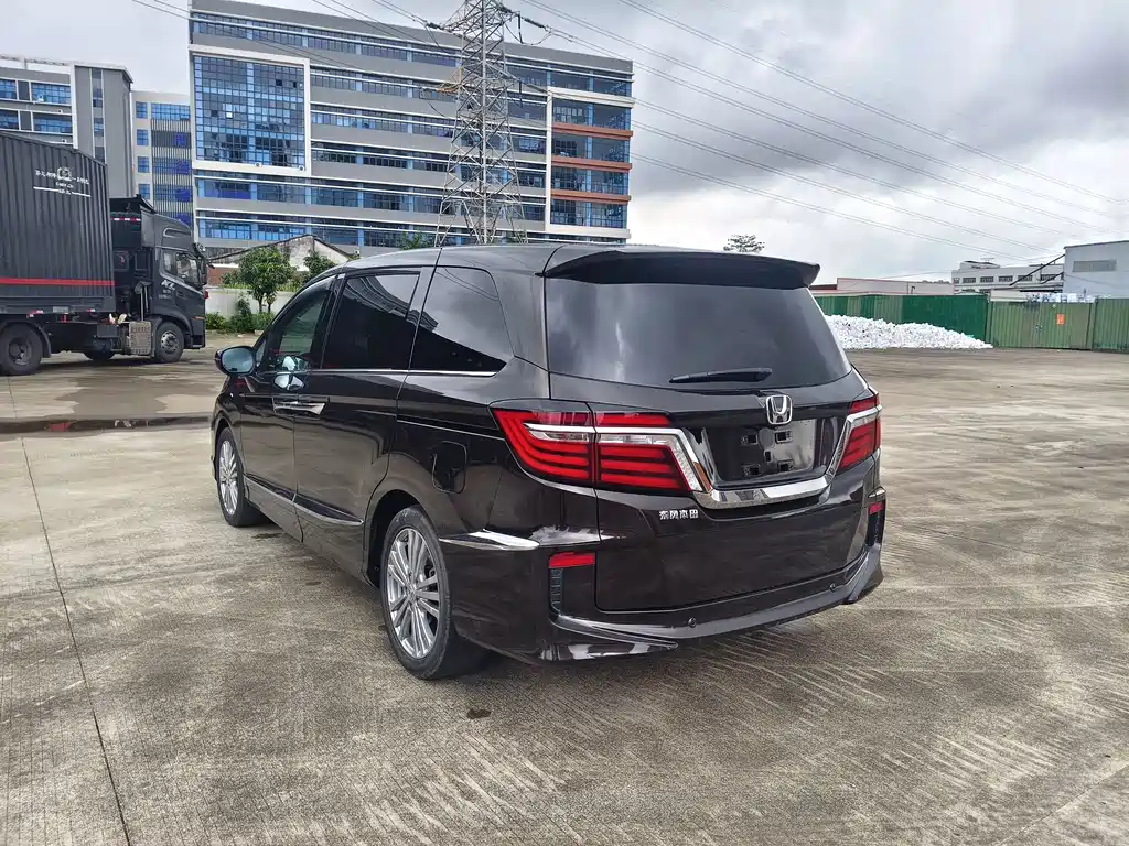 Elysion 2.4 L Luxury