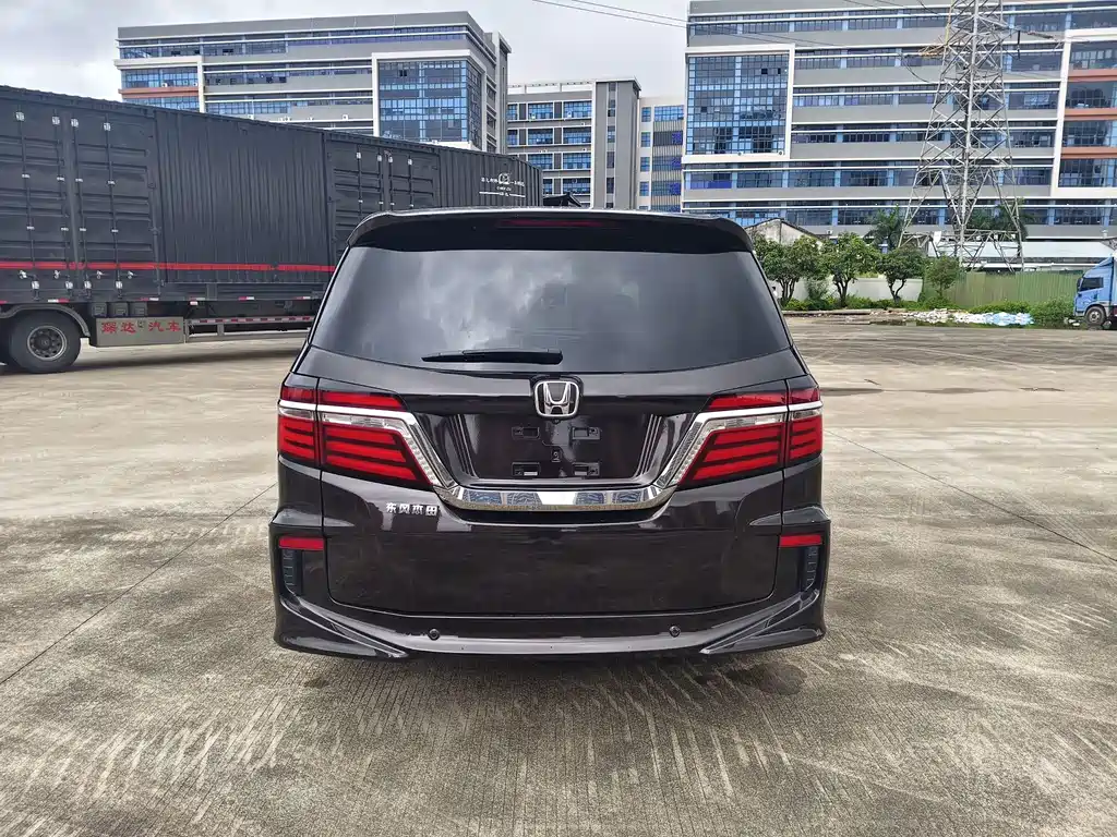 Elysion 2.4 L Luxury