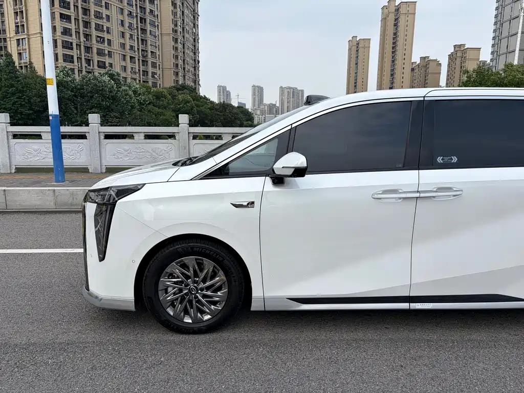 Trumpchi Xiangwang M8 Qiankun Series Ultra First Class