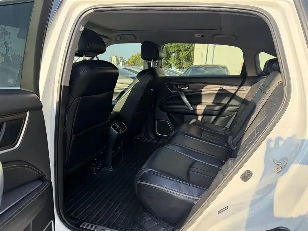 Avancier 370 TURBO 2 WD Luxury