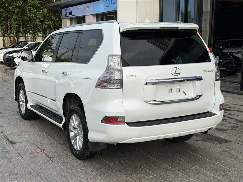 Lexus GX 400 Distinguished