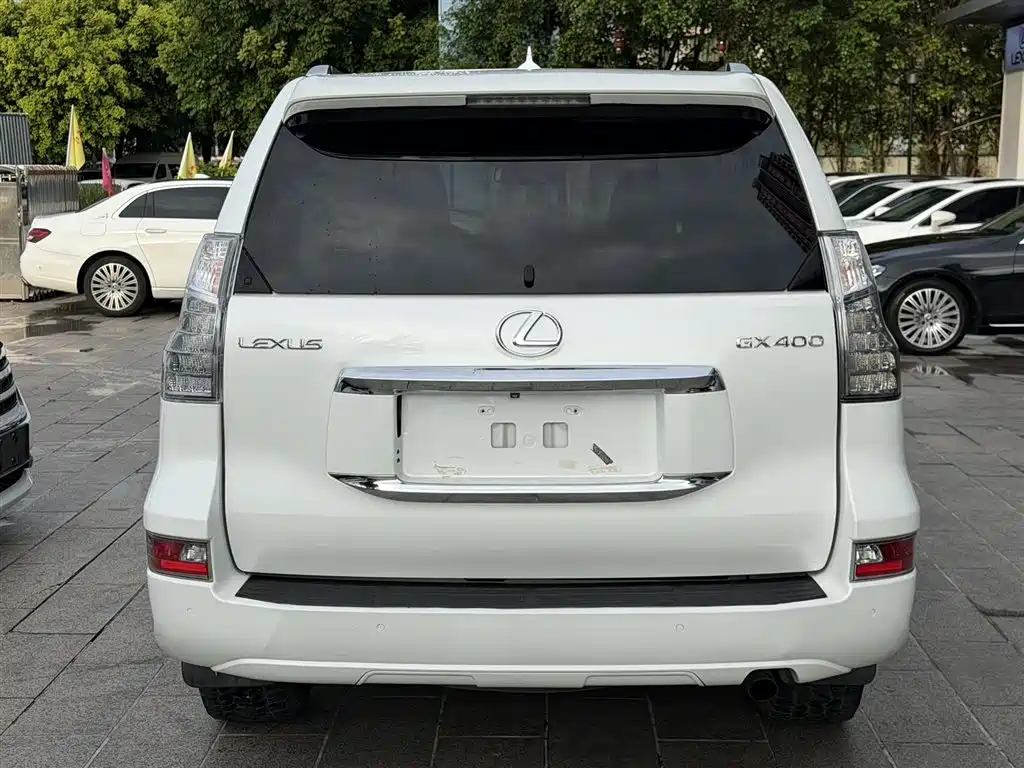 Lexus GX 400 Distinguished