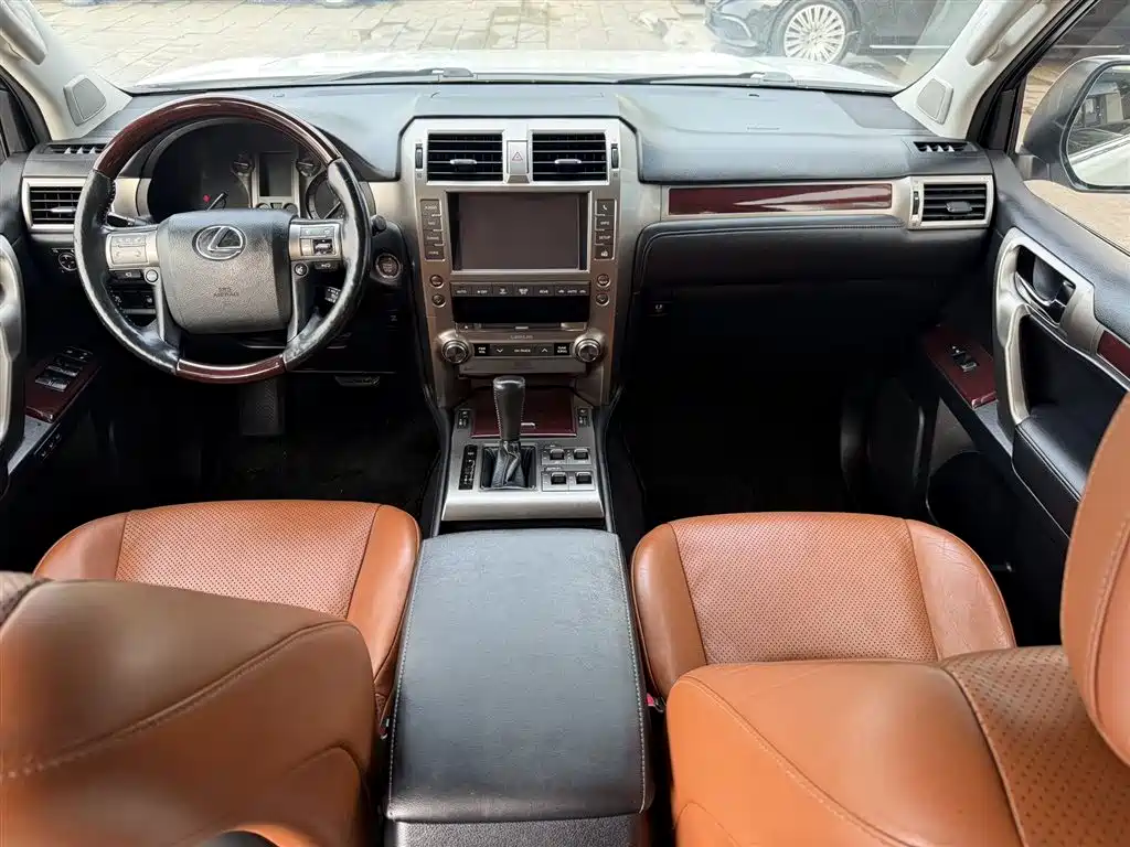 Lexus GX 400 Distinguished