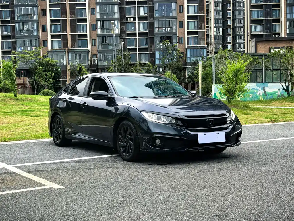 Civic 220 TURBO CVT Luxury