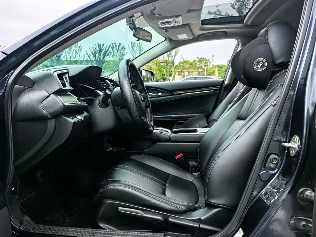 Civic 220 TURBO CVT Luxury