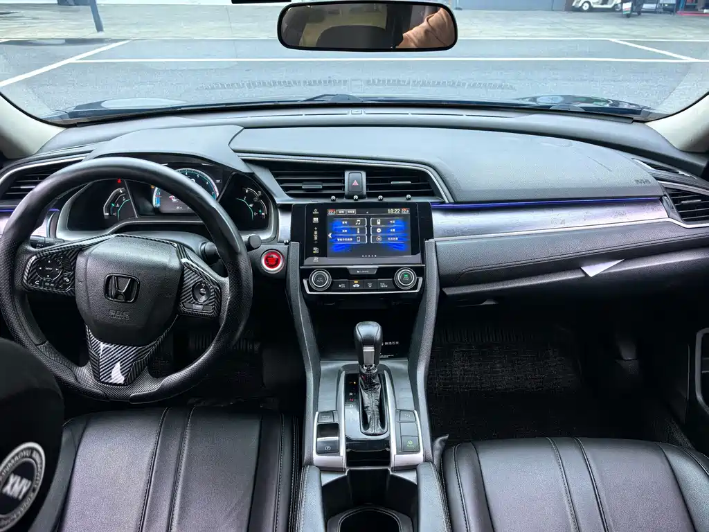 Civic 220 TURBO CVT Luxury