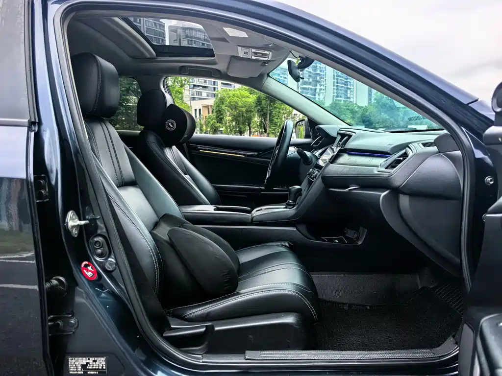 Civic 220 TURBO CVT Luxury