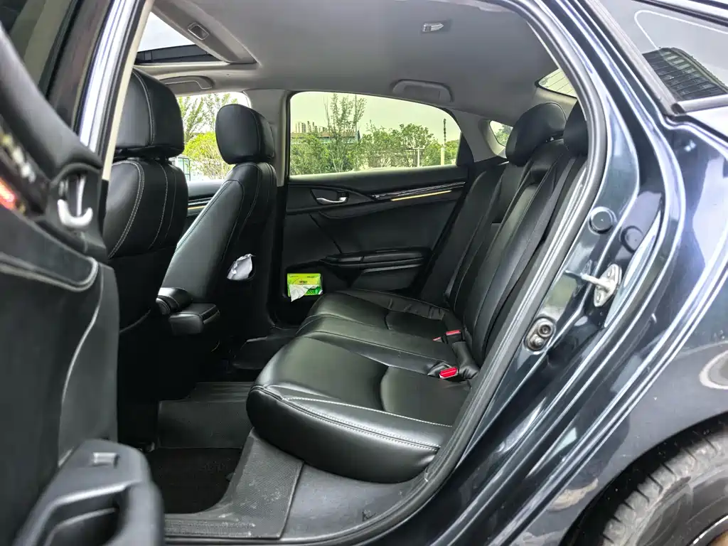 Civic 220 TURBO CVT Luxury