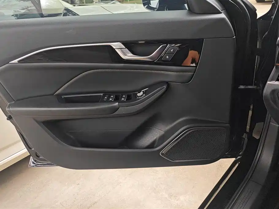 Besturn B70 3 rd Gen 1.5 T Auto Smooth Enjoyment
