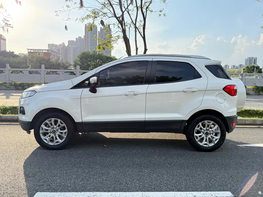 EcoSport 1.5 L Auto Distinguished