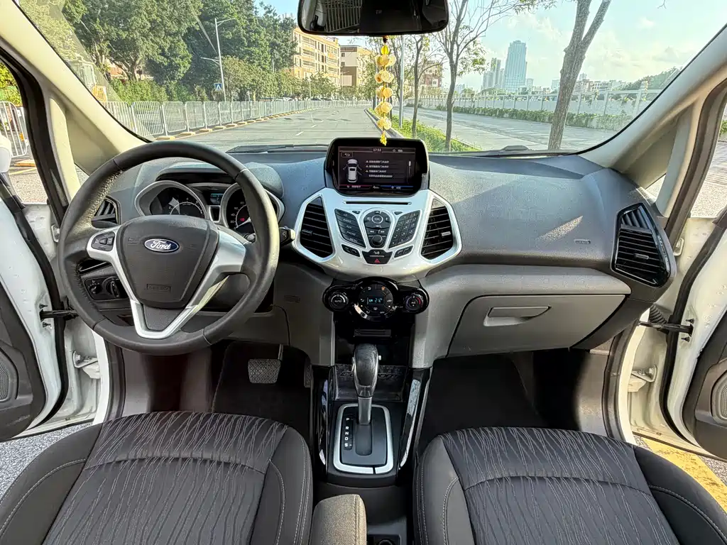 EcoSport 1.5 L Auto Distinguished