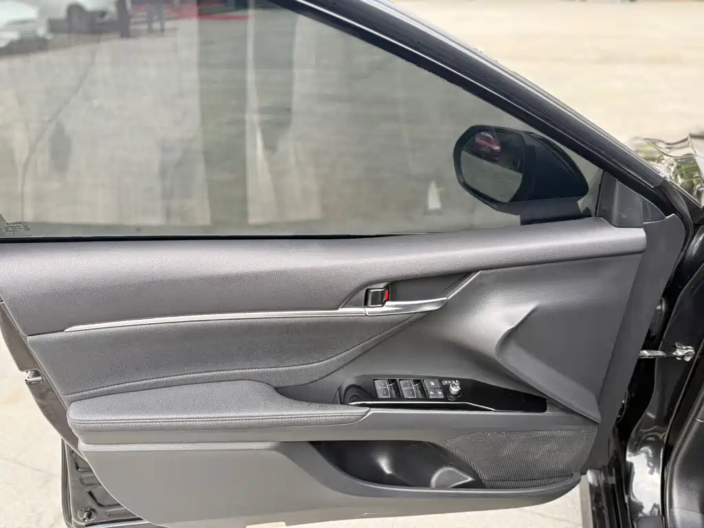 Camry 2.0 G Luxury