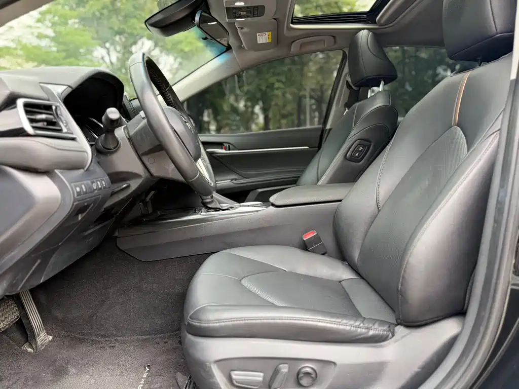 Camry 2.0 G Luxury