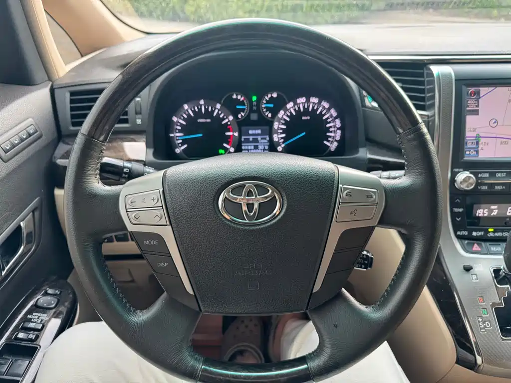 Alphard 3.5 L Luxury