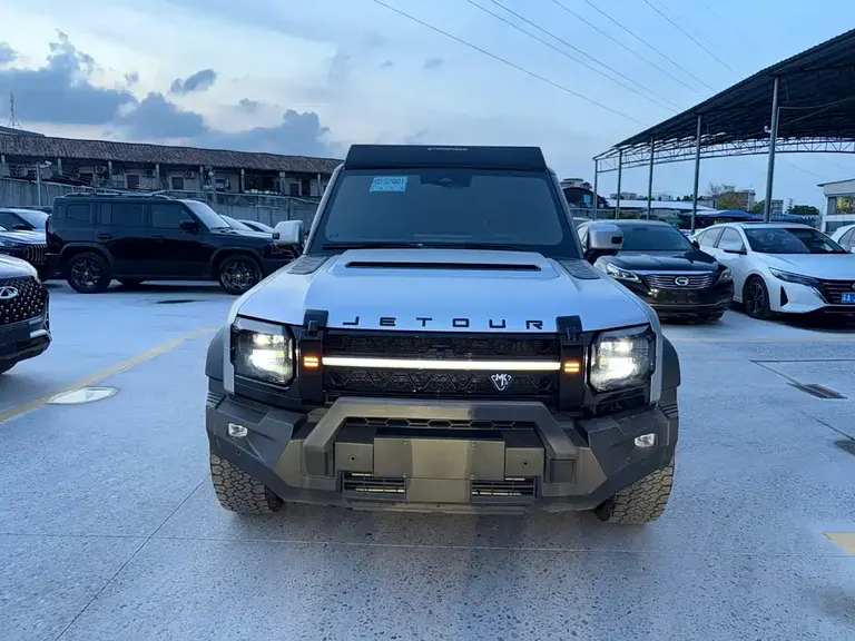 Jetour Traveller 2.0 T 4 WD Silver Dragon