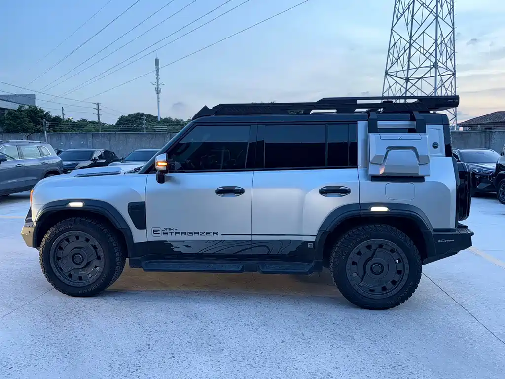 Jetour Traveller 2.0 T 4 WD Silver Dragon
